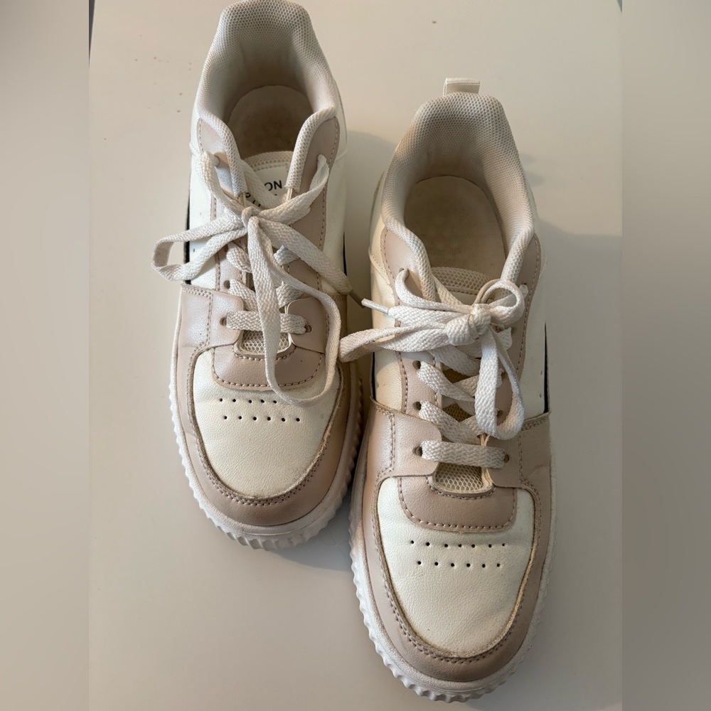 Women’s Fashion Sport- White and Tan